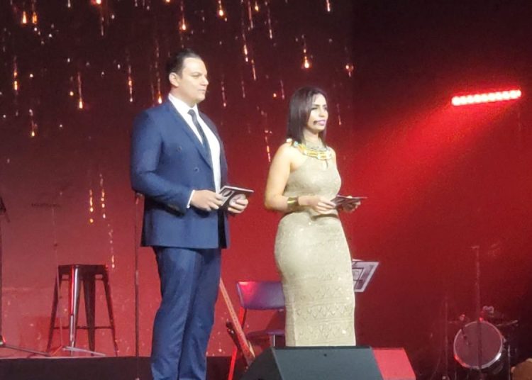 من الفلكلور إلى أم كلثوم – أمسية مصرية راقية تجمع العالم تحت أضواء الفن.