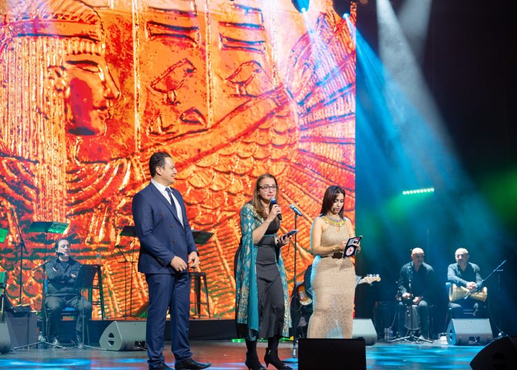 من الفلكلور إلى أم كلثوم – أمسية مصرية راقية تجمع العالم تحت أضواء الفن.