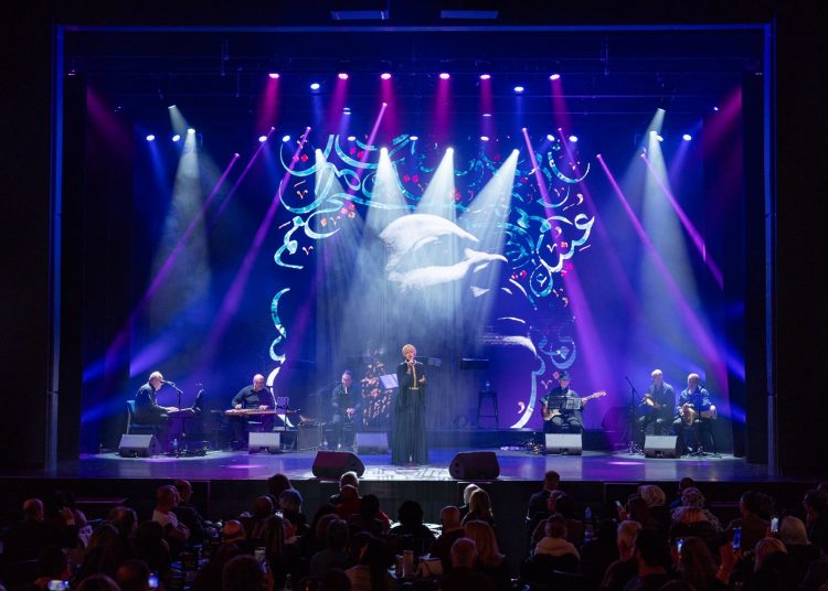 من الفلكلور إلى أم كلثوم – أمسية مصرية راقية تجمع العالم تحت أضواء الفن.